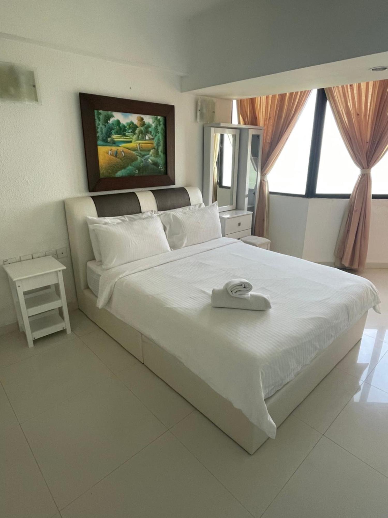 The Ferringhi Sea View At Sri Sayang Apartment Batu Feringgi Bagian luar foto